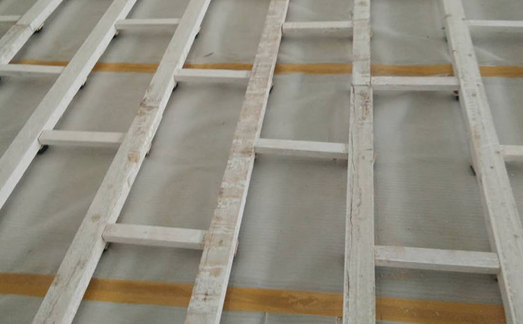 楓木風(fēng)雨操場地板每平米價格