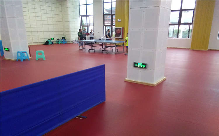 運動木地板價格那么高，利潤一定很高吧？