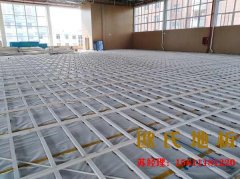 室內運動木地板表面為什么會變色？又該怎樣預