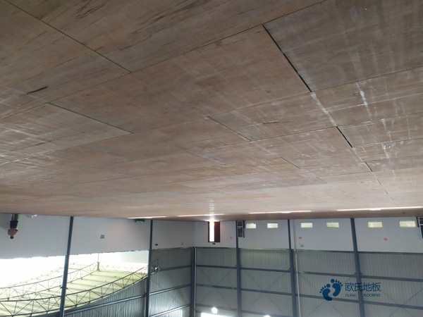 原來(lái)籃球場(chǎng)木地板的加工過(guò)程是這樣的